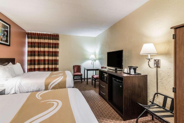 Bangor Suites Airport Hotel image 12