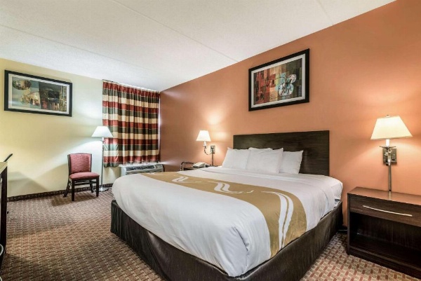 Bangor Suites Airport Hotel image 16