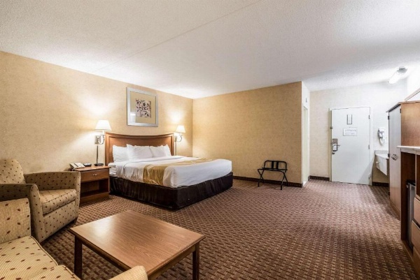 Bangor Suites Airport Hotel image 25