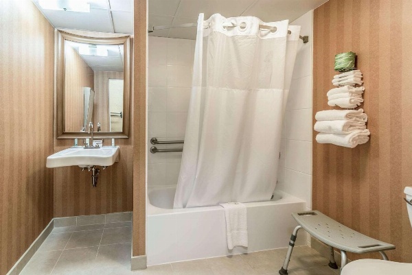 Bangor Suites Airport Hotel image 6